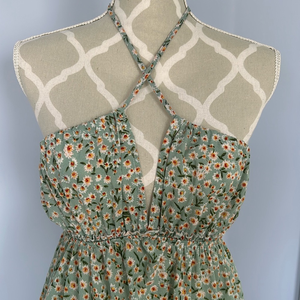 💕 Shein Light Green Floral Print Mini Sundress Adjustable Tie V-Neck Size 4 - Picture 2 of 14